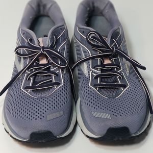 Brooks's Women's Running Shoe's